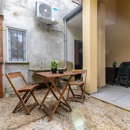Apartment Lakefront Three Minutes From Orta *
