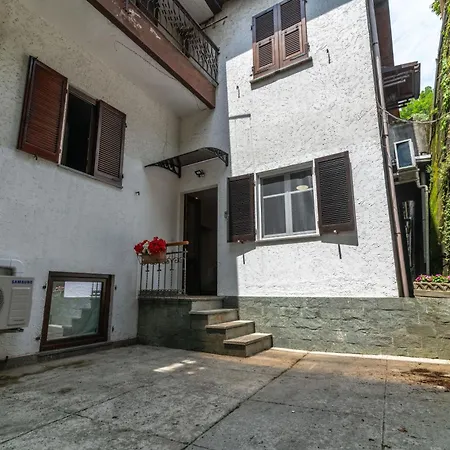 Apartment Lakefront Three Minutes From Orta *